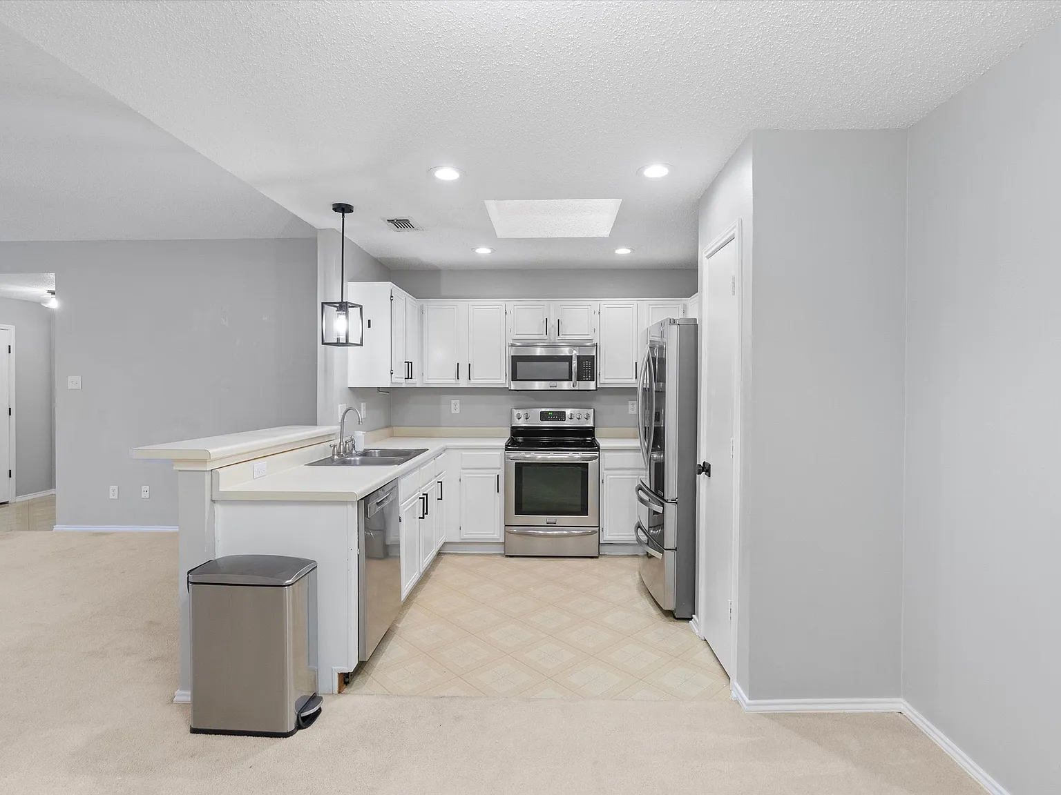 2 bed, 1341 sqft, $2,000 — Photo 3