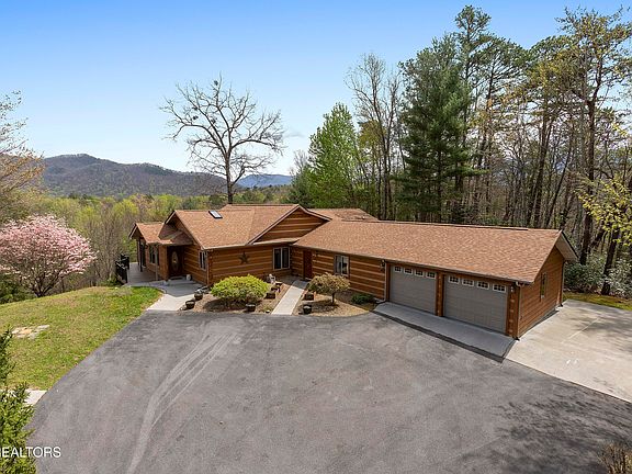 5th image of 427 Gold Rd