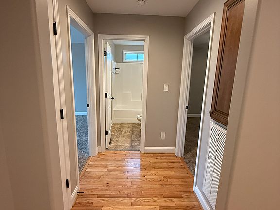 4th image of 117 Christie Dawn Ct