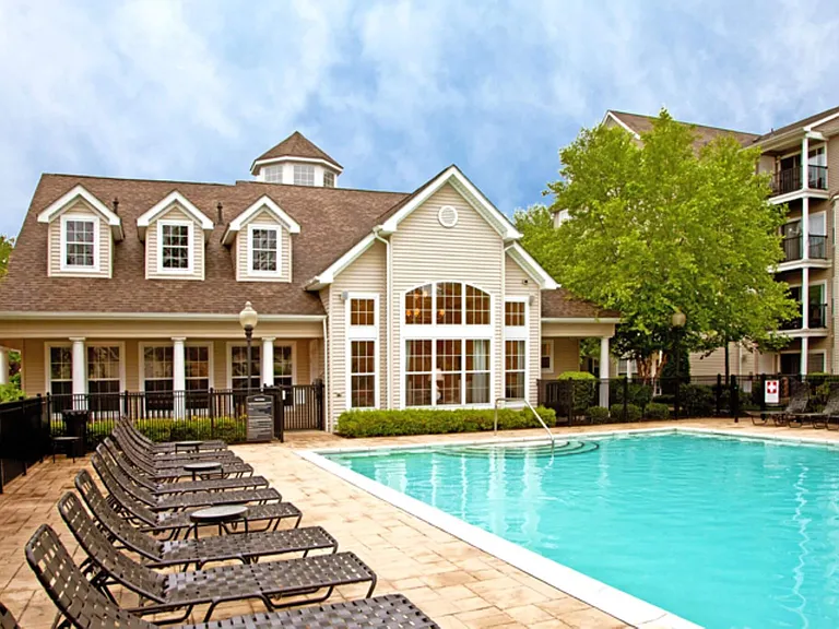 grand-reserve-orange-pool-choice1