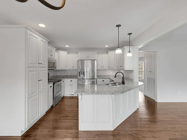 402 Lucy Cir — Photo 18