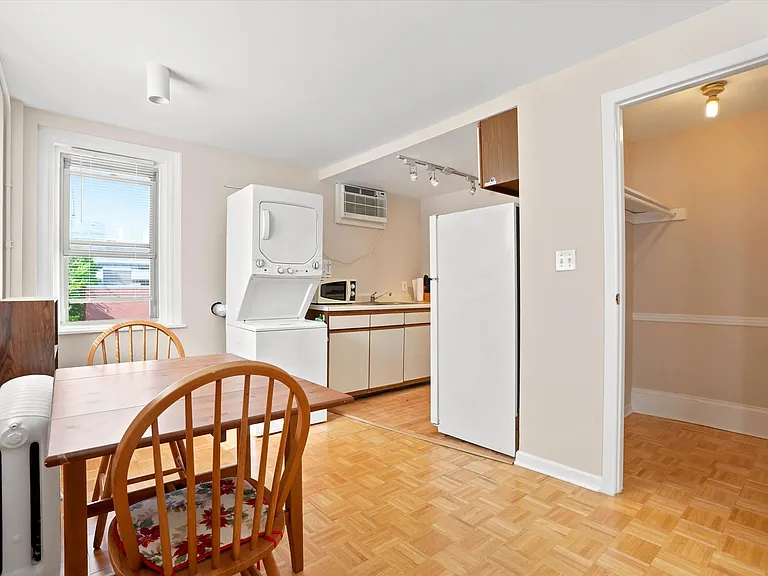 715 Pine St #2 — Photo 5
