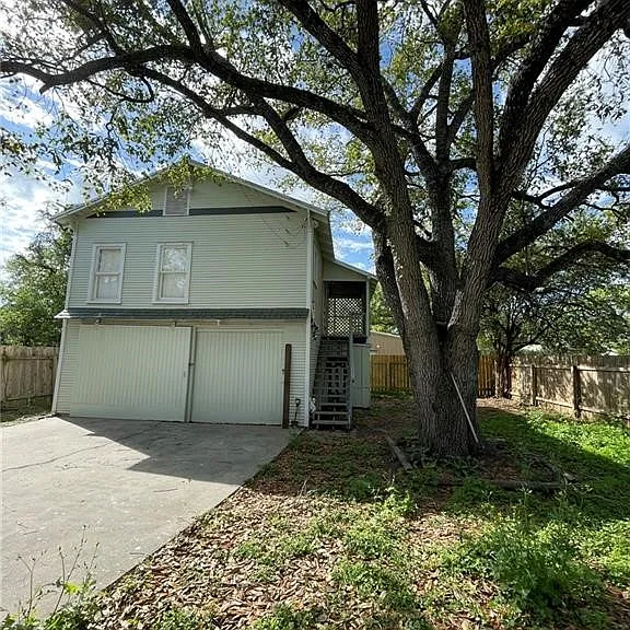 715 1/2 W Richard Ave — Photo 1