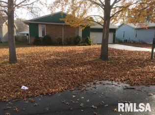 102 Crusaders Rd, Springfield, IL 62704