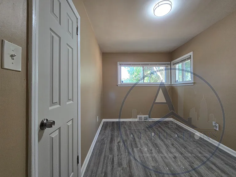 15663 Carlisle St — Photo 20