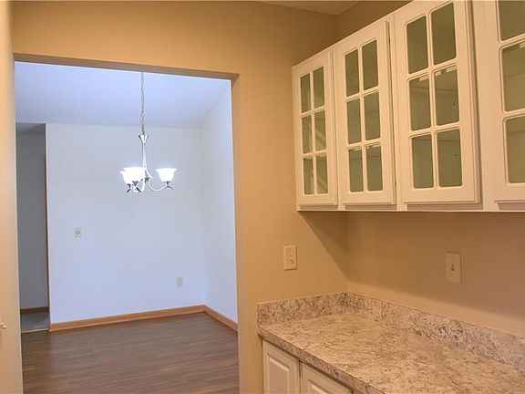 3rd image of 5279 Clover Dr