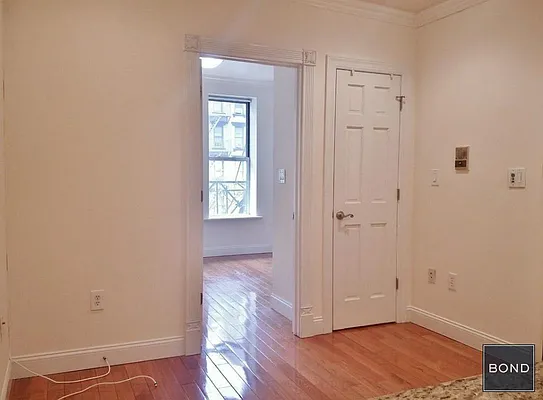 Rented by Bond New York | media 8