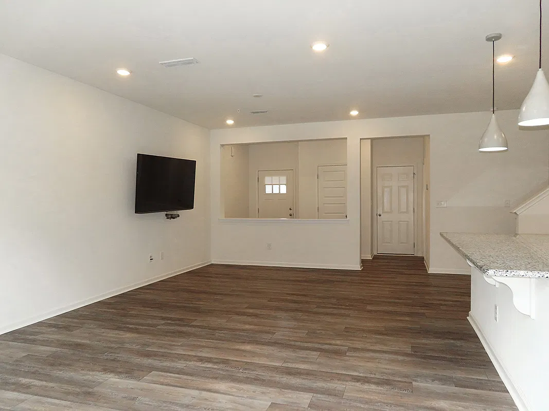 3 bed, 2.5 bath, 1751 sqft, $2,200 — Photo 3