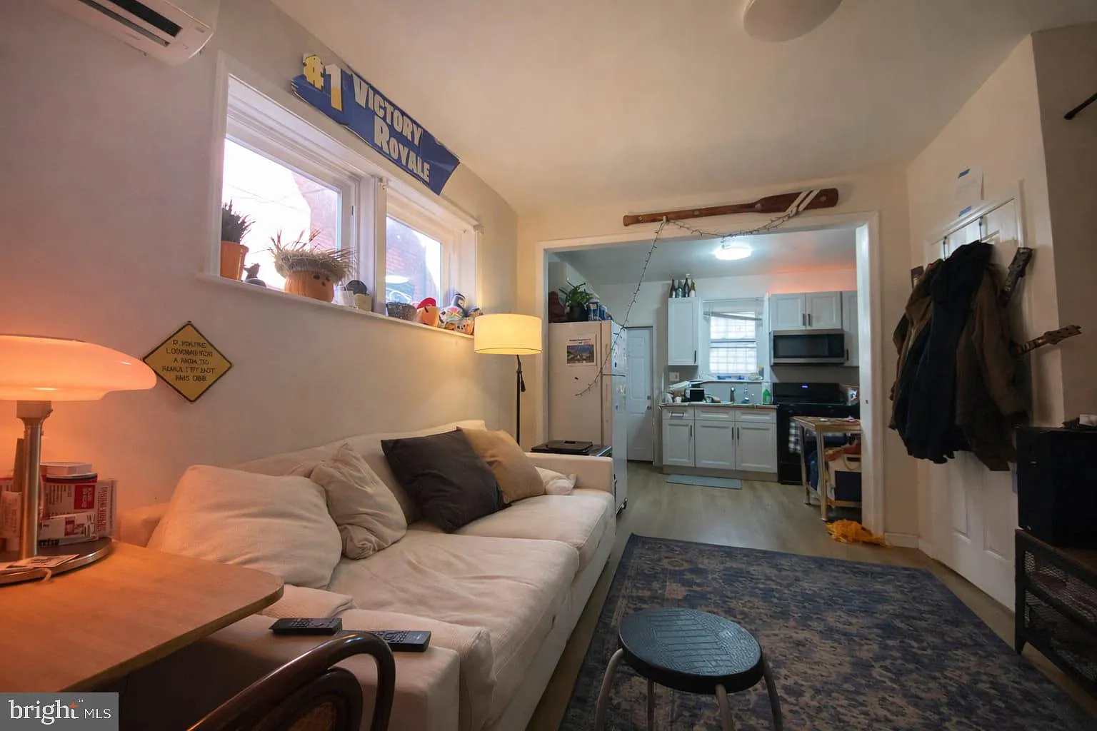 8 bed, 2092 sqft, $4,200 — Photo 2