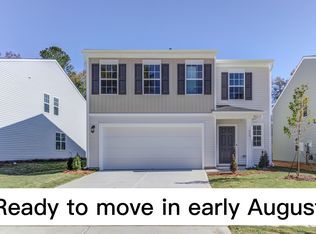 820 Bellewood Gardens Dr, Angier, NC 27501