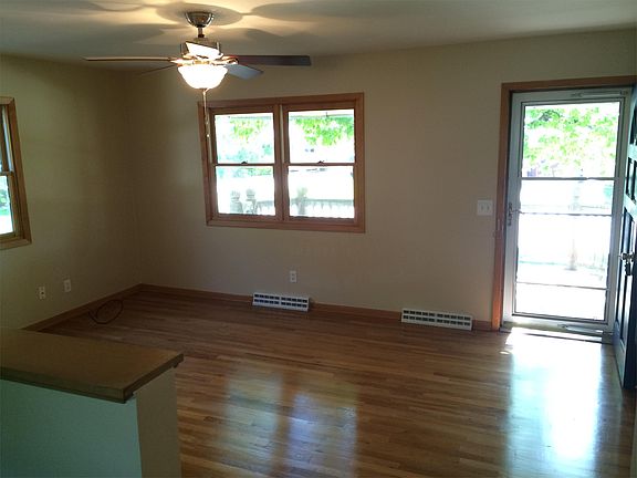 4th image of 213 Lois Ln