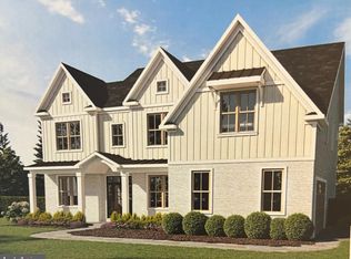 26 Robins Ln, Berwyn, PA 19312