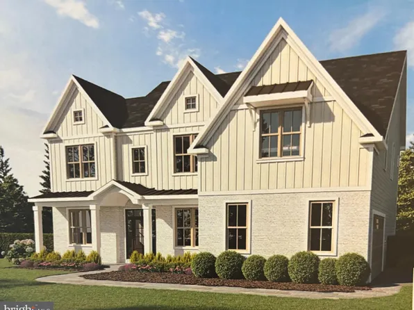 26 Robins Ln, Berwyn, PA 19312