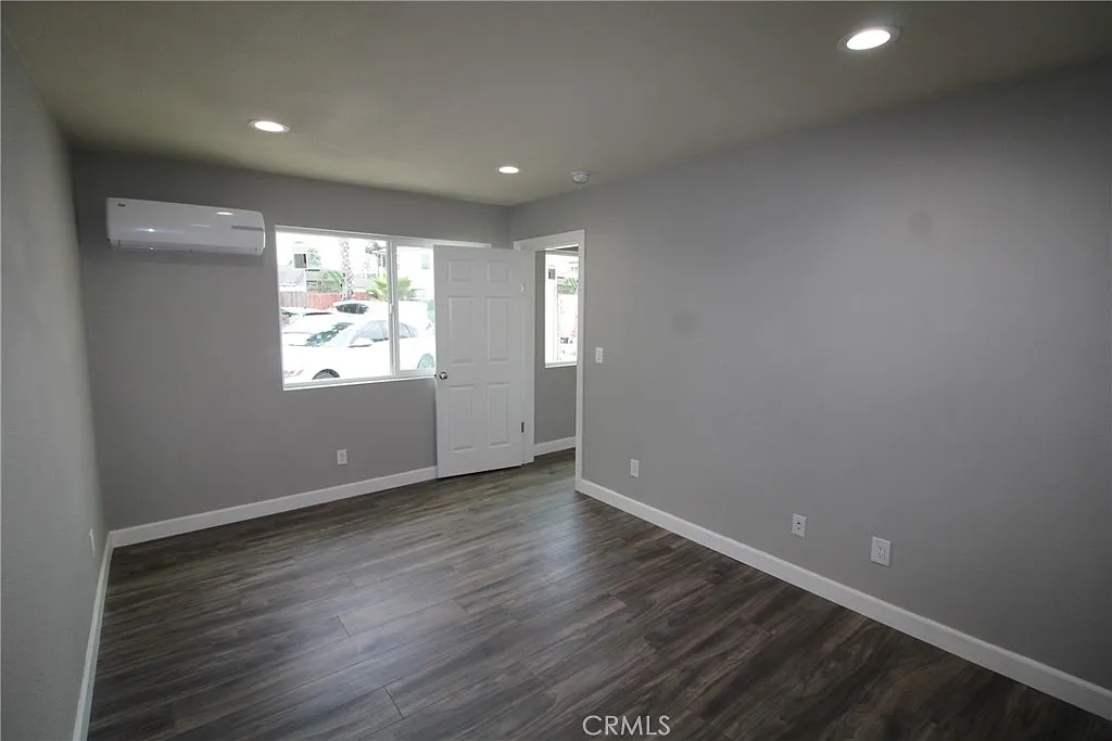 1 bed, 700 sqft, $1,950 — Photo 3