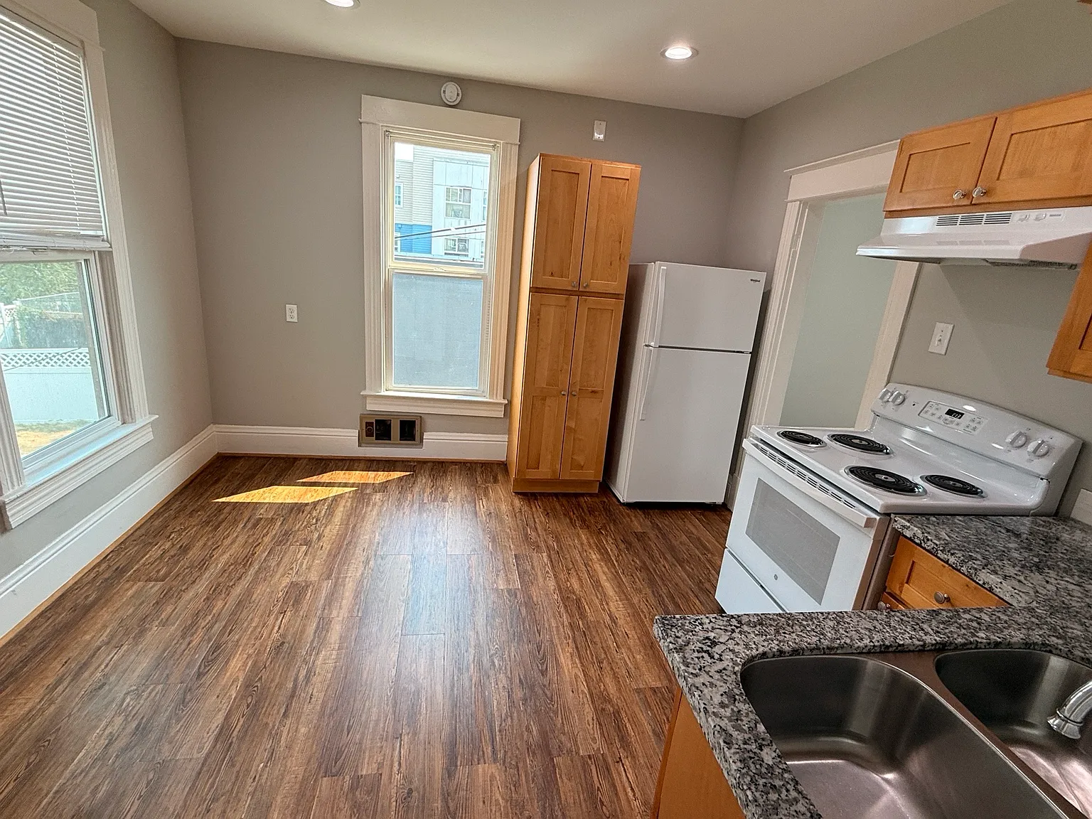 Studio, 520 sqft, $1,150 — Photo 4