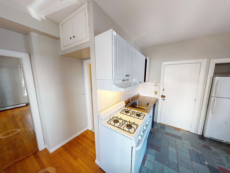 2nd image of 7-9 Elmer St #1