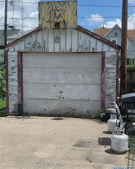 2nd image of 227 White St