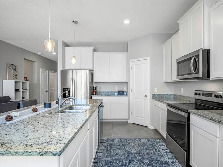 10618 Lure Pl — Photo 3