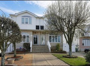 1586 Woodrow Rd, Staten Island, NY 10309