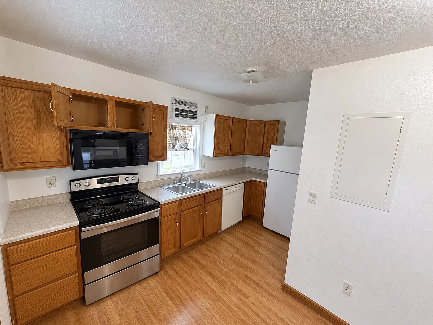 1 bed, $1,000 — Photo 4