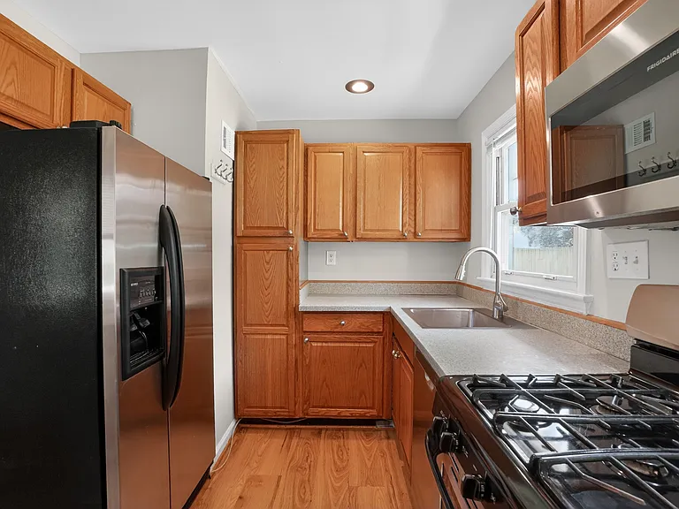 6410 Cavalier Dr — Photo 8