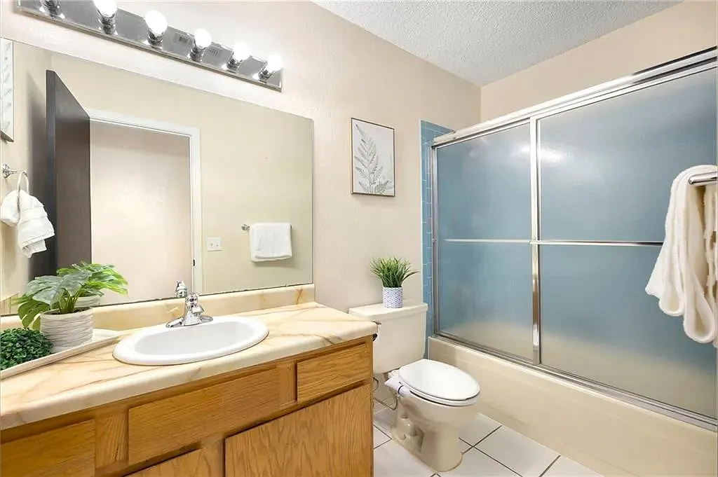 3 bed, 1635 sqft, $700 — Photo 2