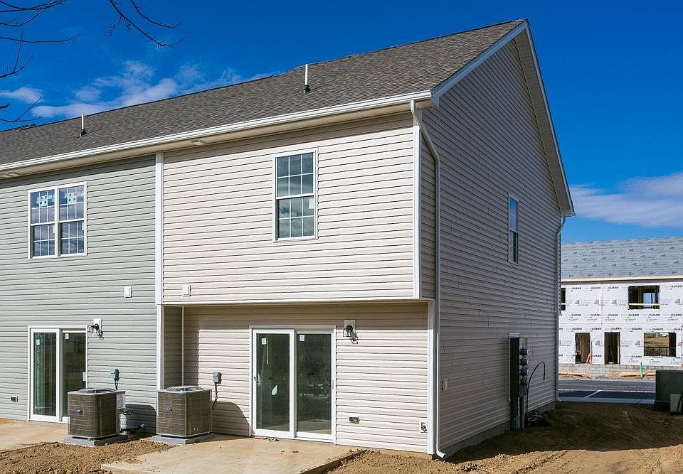 2nd image of 1329 Luke Ln
