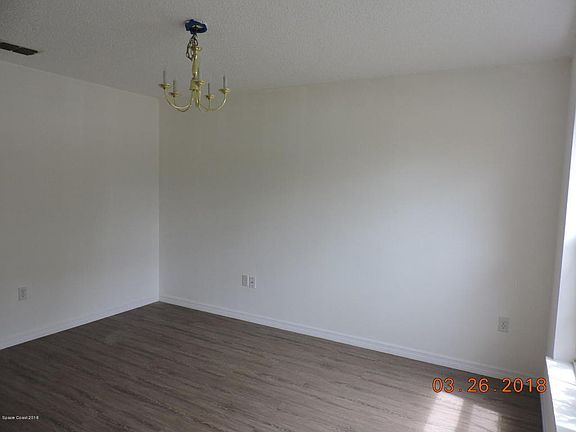 3rd image of 1177 White Oak Cir