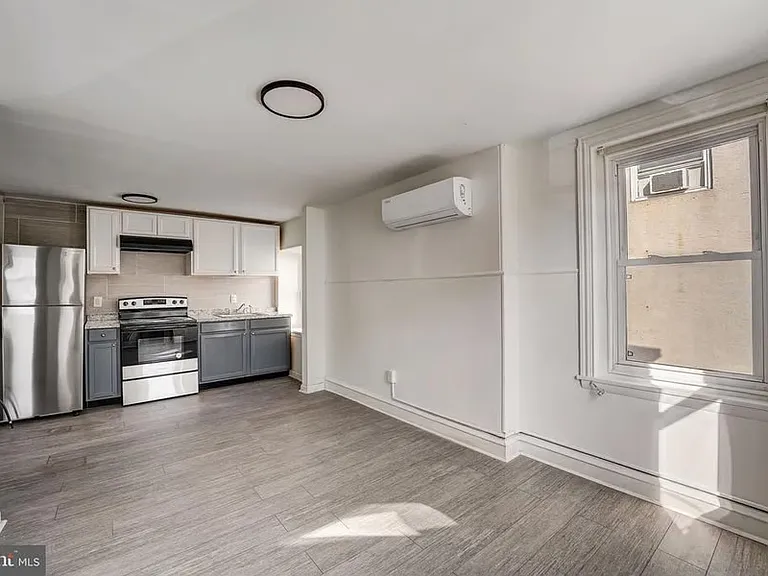 4245 Ridge Ave #2R — Photo 1