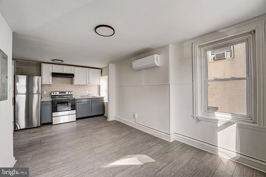 1st image of 4245 Ridge Ave #2R