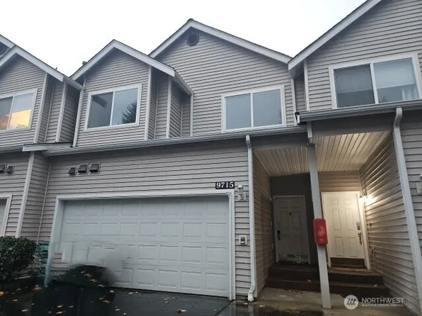 9715 26th Avenue SW #202, Seattle, WA 98106