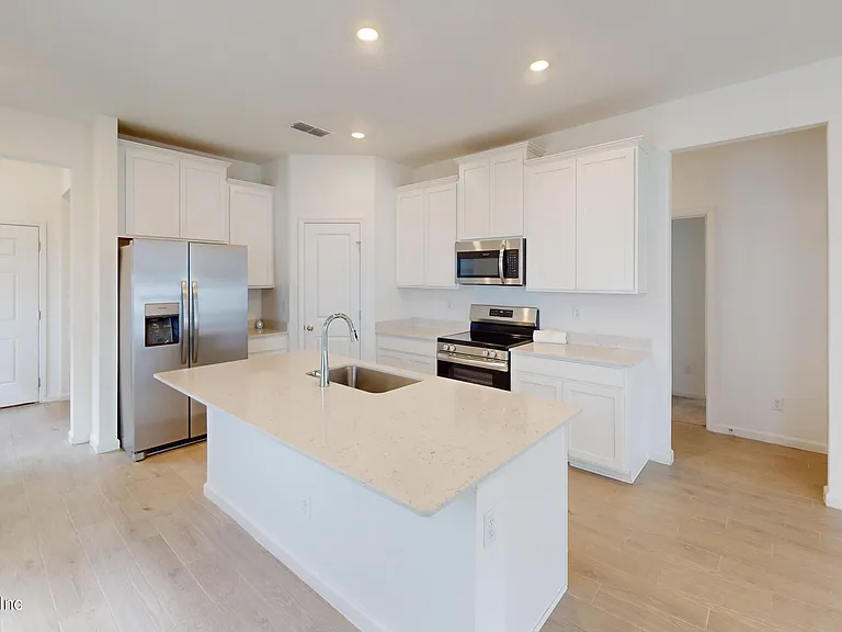 6896 Friendship Fountain Ave — Photo 3