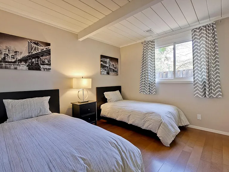 2538 Alvin St — Photo 14