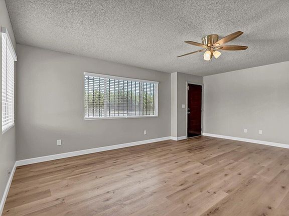 5th image of 582 W Terra Bella Avenue