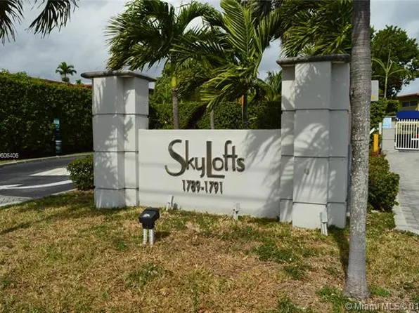 1791 Miami Gardens Dr #E303, Miami, FL 33179