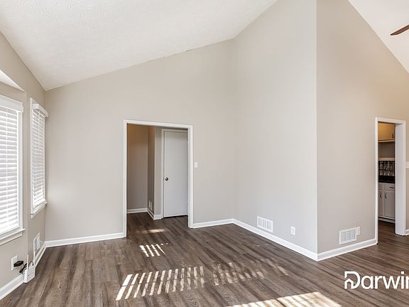 4th image of 421 Jillian Ln