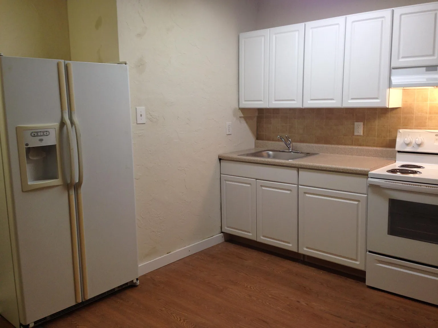 2 bed, 800 sqft, $1,200 — Photo 3