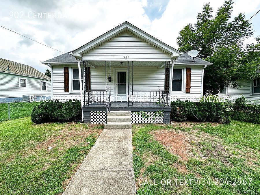 1st image of 902 Centerdale St
