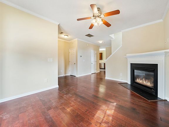 4th image of 202 Hidden Springs Dr