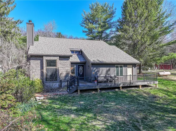 1917 Oneida Valley Rd, Karns City, PA 16041