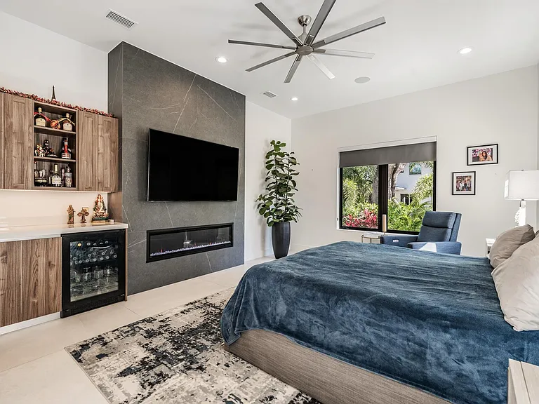 212 S Renellie Dr — Photo 14