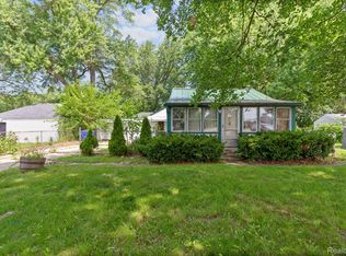 16133 E Thirteen Mile Rd, Fraser, MI 48026