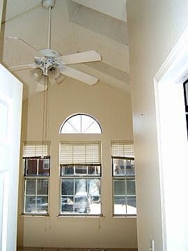 Master bed w/ceiling fan