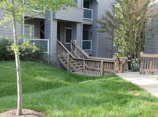 1502D Summerchase Ct, Reston, VA 20194