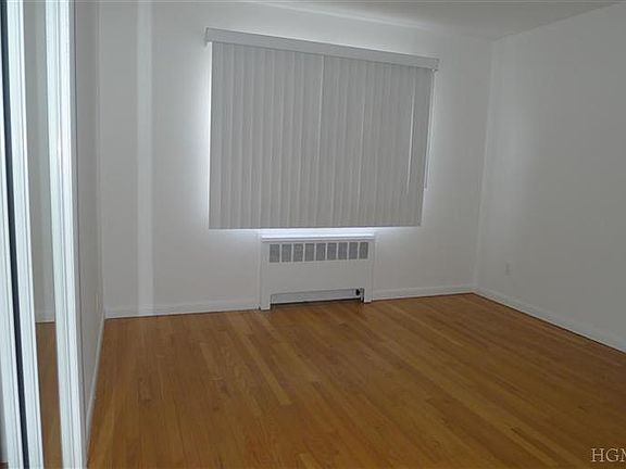 5th image of 54 University Ave