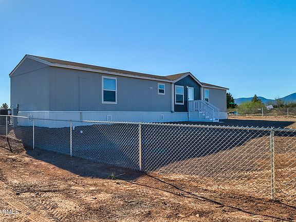 4th image of 3160 W Century Drive