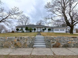 91 Oak St, Uxbridge, MA 01569