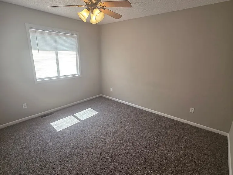 210 Candlebrook Dr — Photo 9