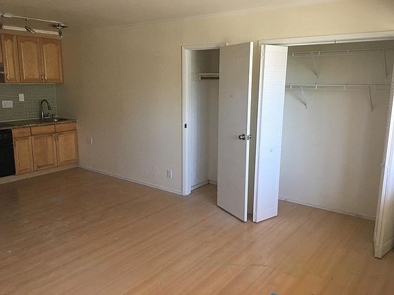 4th image of 2140 20th St #6