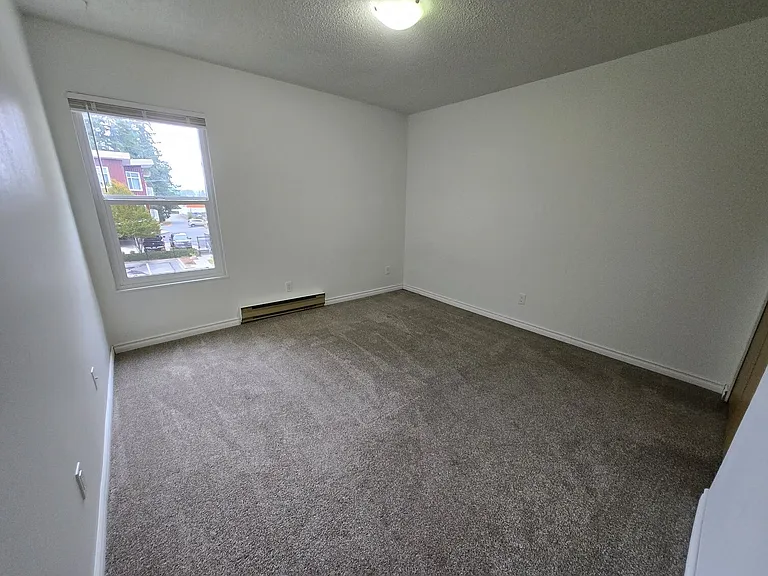 2460 Glen Eagle Cres #306 — Photo 12